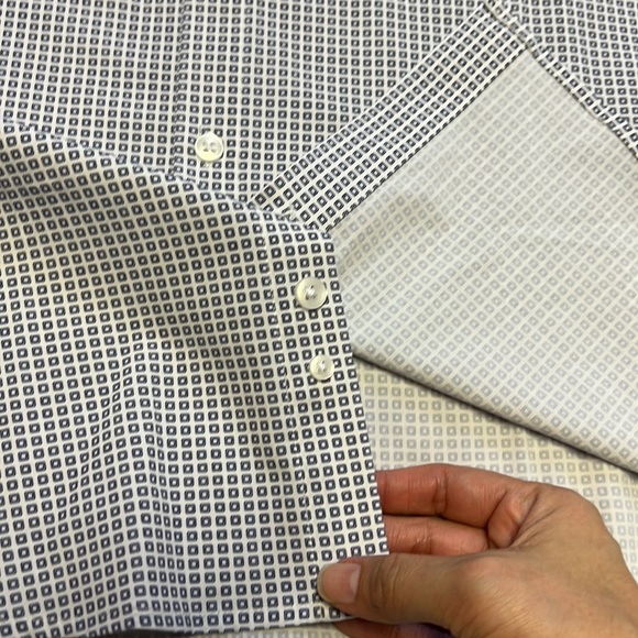 White and Blue Mizzen + Main Button Up Shirt size Medium Standard Fit - Picture 4 of 7